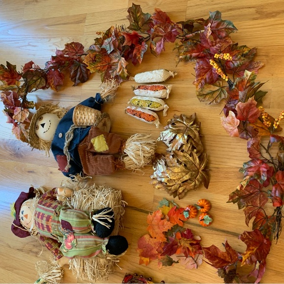 Bundle of fall scarecrow & garland decor - Picture 7 of 14